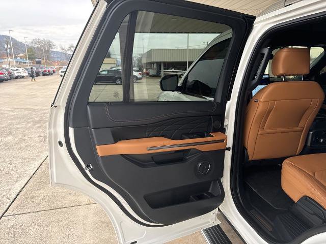 Certified 2022 Ford Expedition Platinum image 19