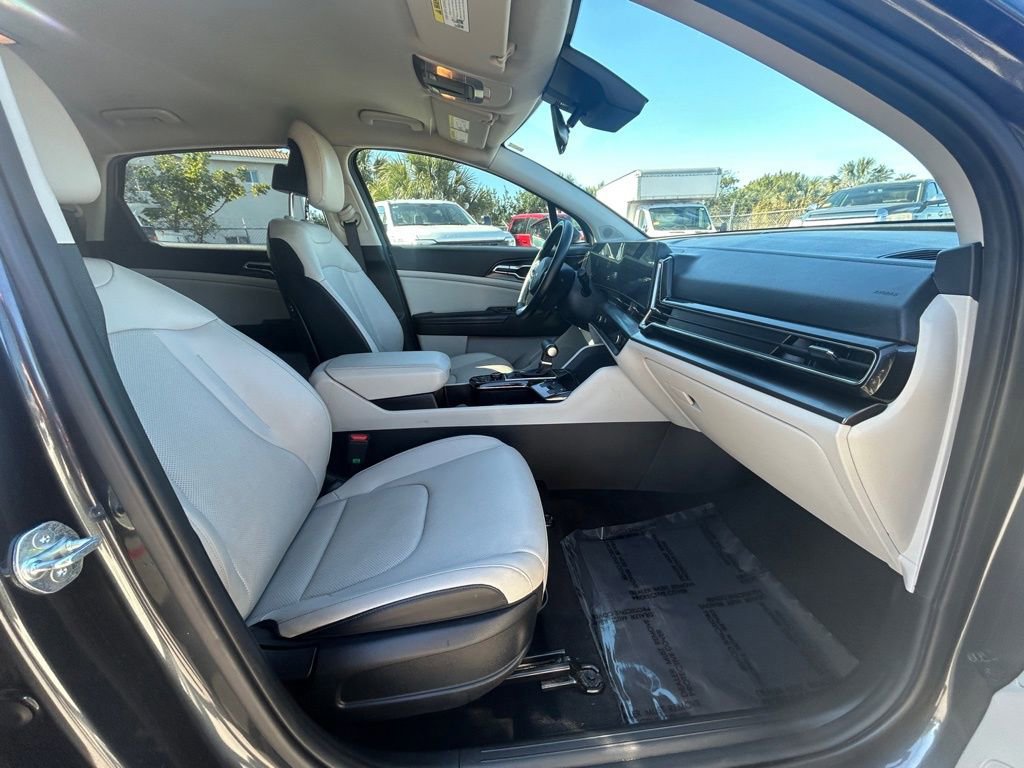 Used 2024 Kia Sportage EX image 23
