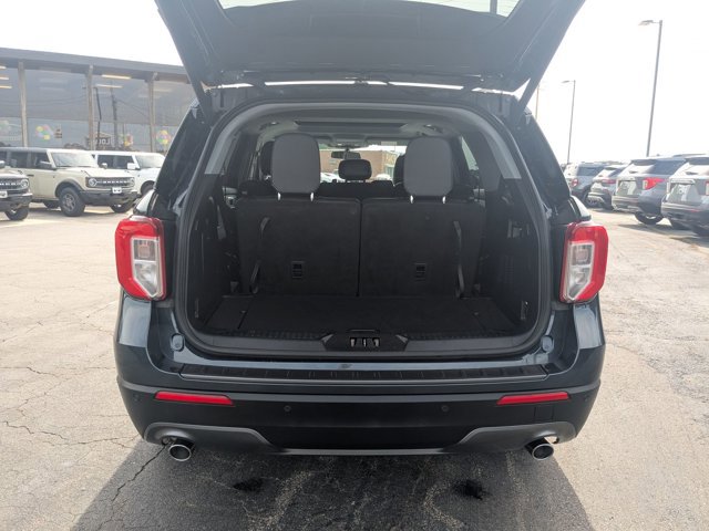 Certified 2022 Ford Explorer XLT w/ Equipment Group 202A AWD/4WD image 33