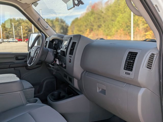 Used 2018 Nissan NV 2500 SV image 31