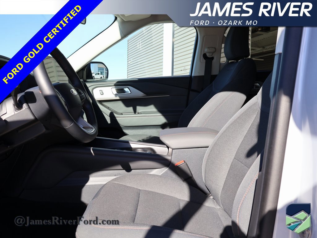 Certified 2025 Ford Explorer Active image 24