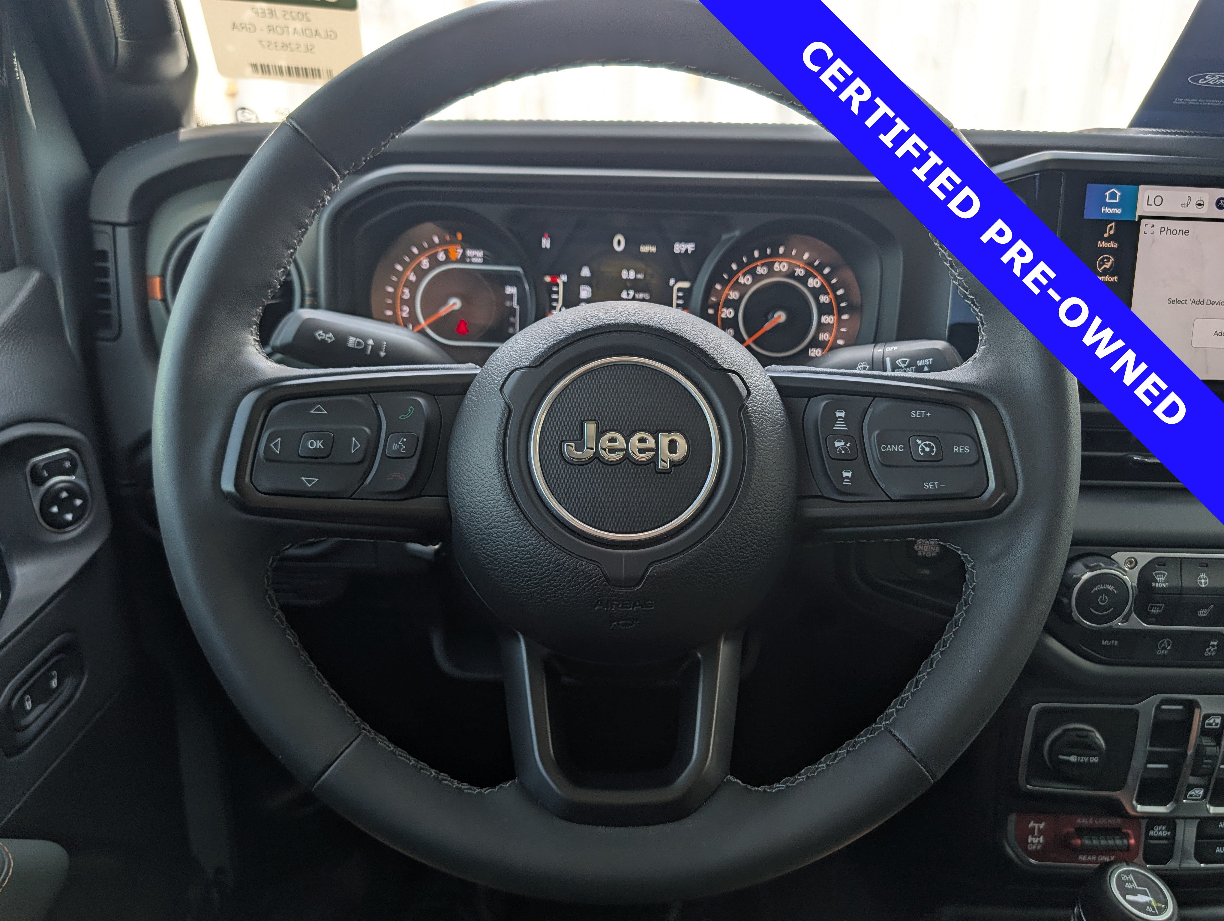 Used 2025 Jeep Gladiator Mojave w/ Convenience Group AWD/4WD image 34