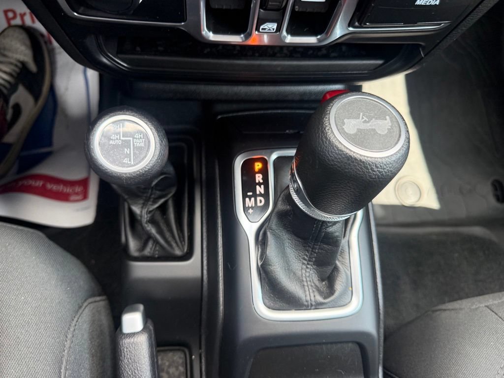 Used 2023 Jeep Wrangler Unlimited w/ Cold Weather Group AWD/4WD image 33