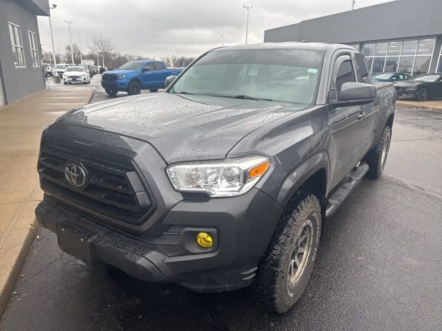 Used 2022 Toyota Tacoma SR image 2