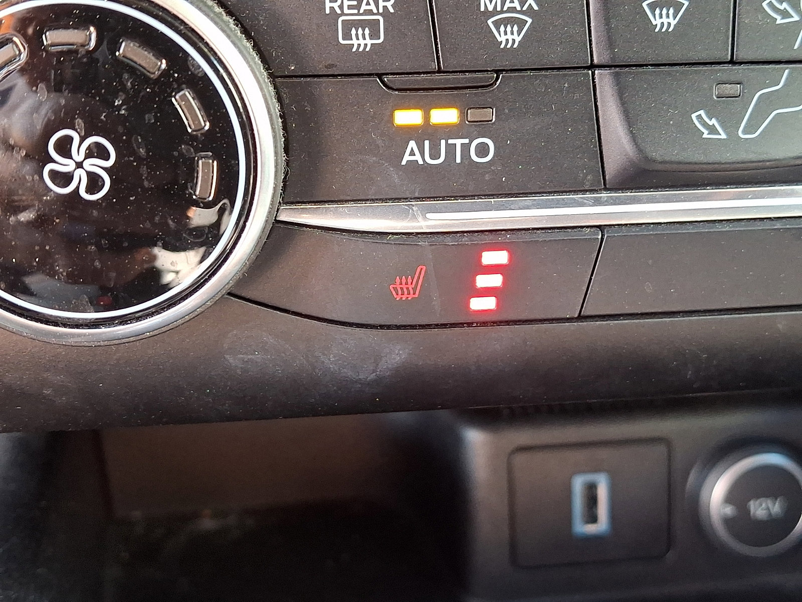 Certified 2020 Ford Escape SE Sport AWD/4WD image 24