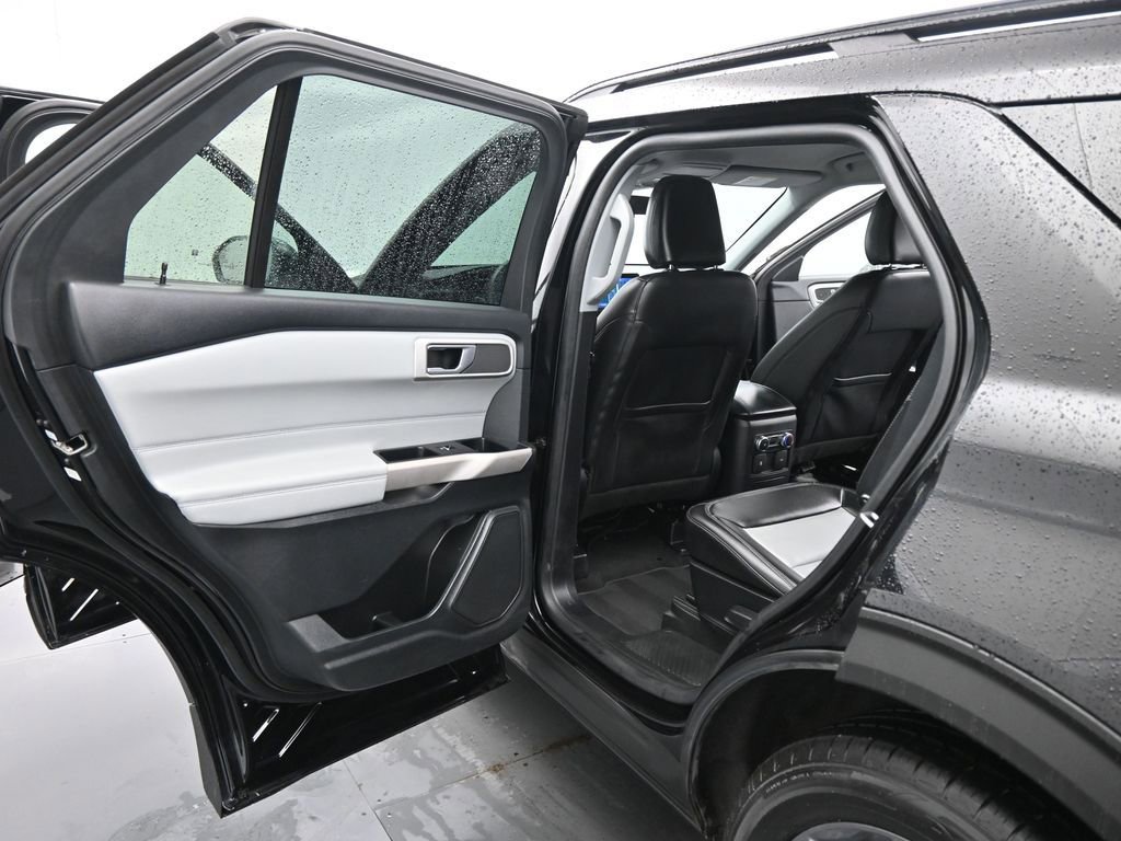 Certified 2022 Ford Explorer XLT w/ Equipment Group 202A image 21