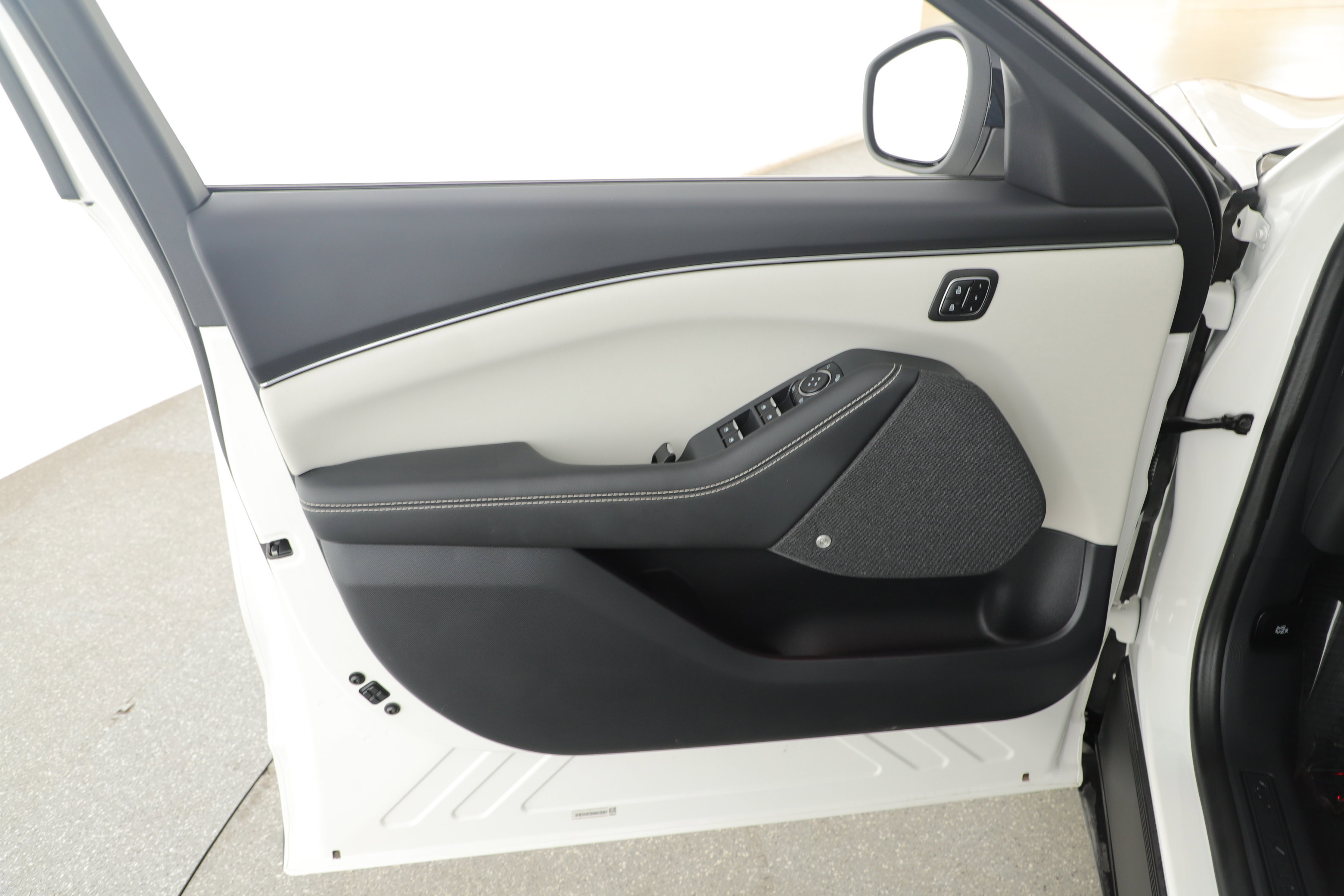 Certified 2024 Ford Mustang Mach-E Premium image 8