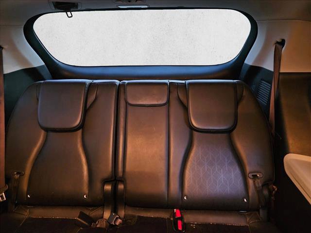 Used 2024 Kia Carnival EX FWD image 16