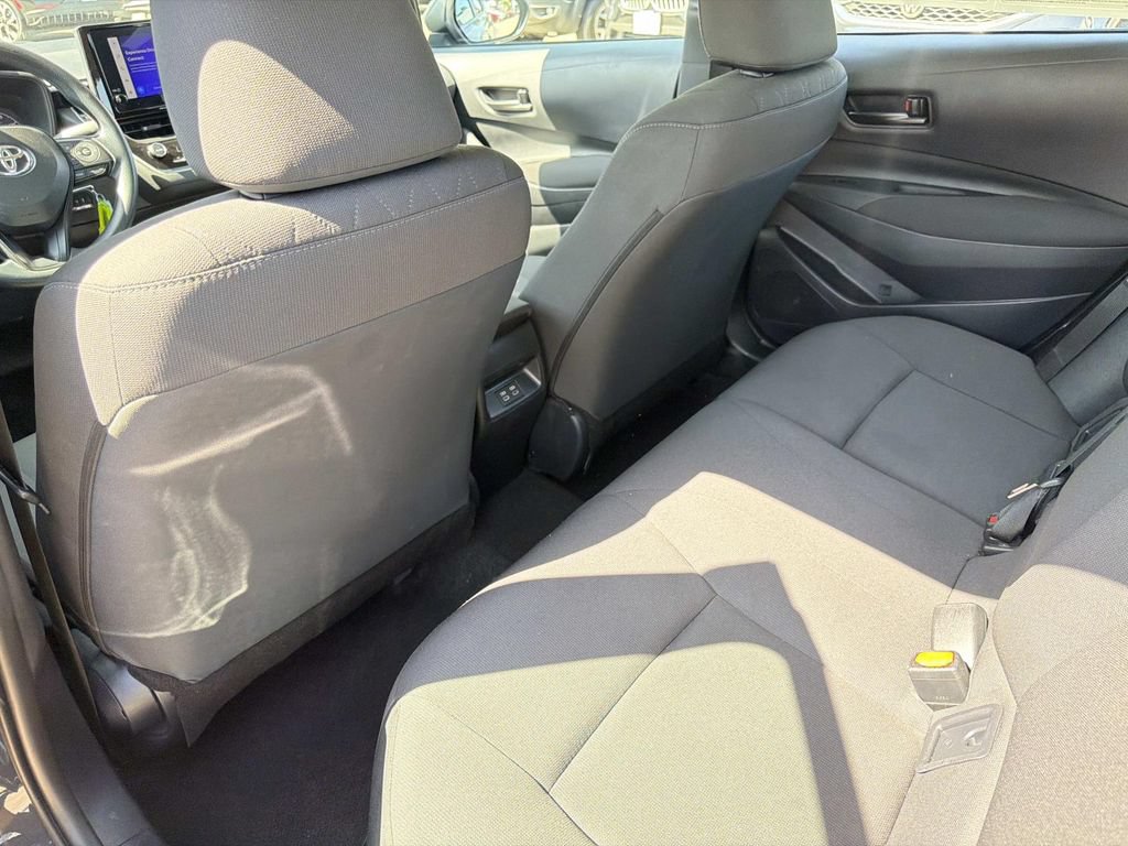 Used 2025 Toyota Corolla LE FWD image 11