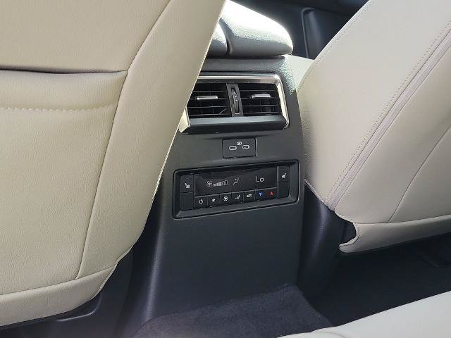 Used 2026 MAZDA CX-90 3.3 Turbo w/ Preferred Package AWD/4WD image 15