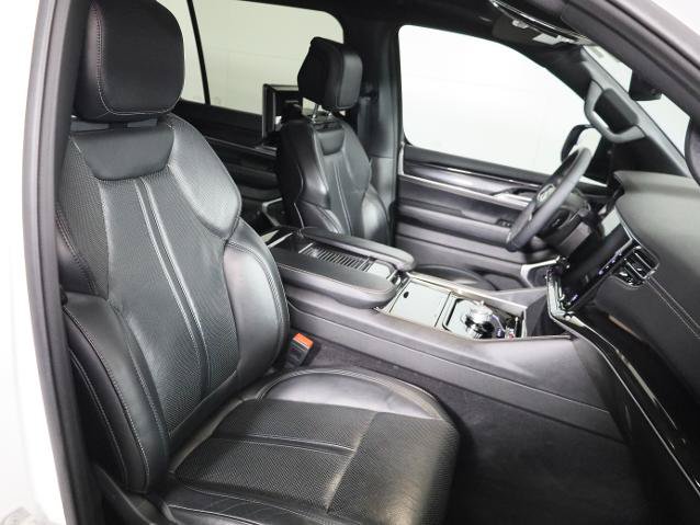 Used 2024 Jeep Wagoneer 4WD w/ Premium Group I image 10