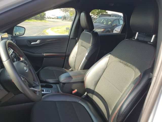 Certified 2025 Ford Escape ST-Line AWD/4WD image 5