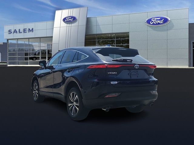 Used 2023 Toyota Venza LE AWD/4WD image 4