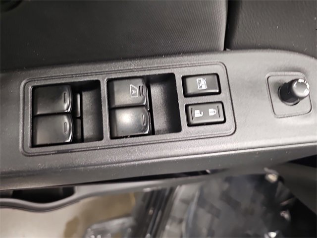 Used 2022 Nissan Frontier PRO-4X w/ Pro-4X Premium Package image 28