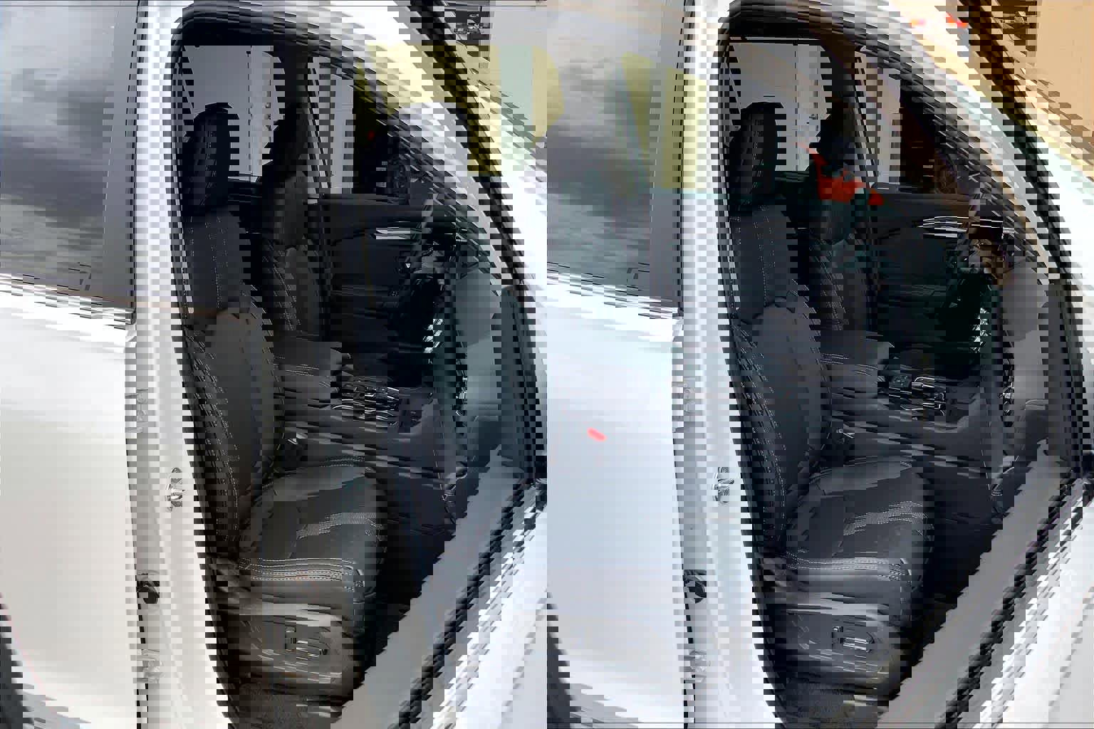 Used 2025 Honda Pilot EX-L image 11