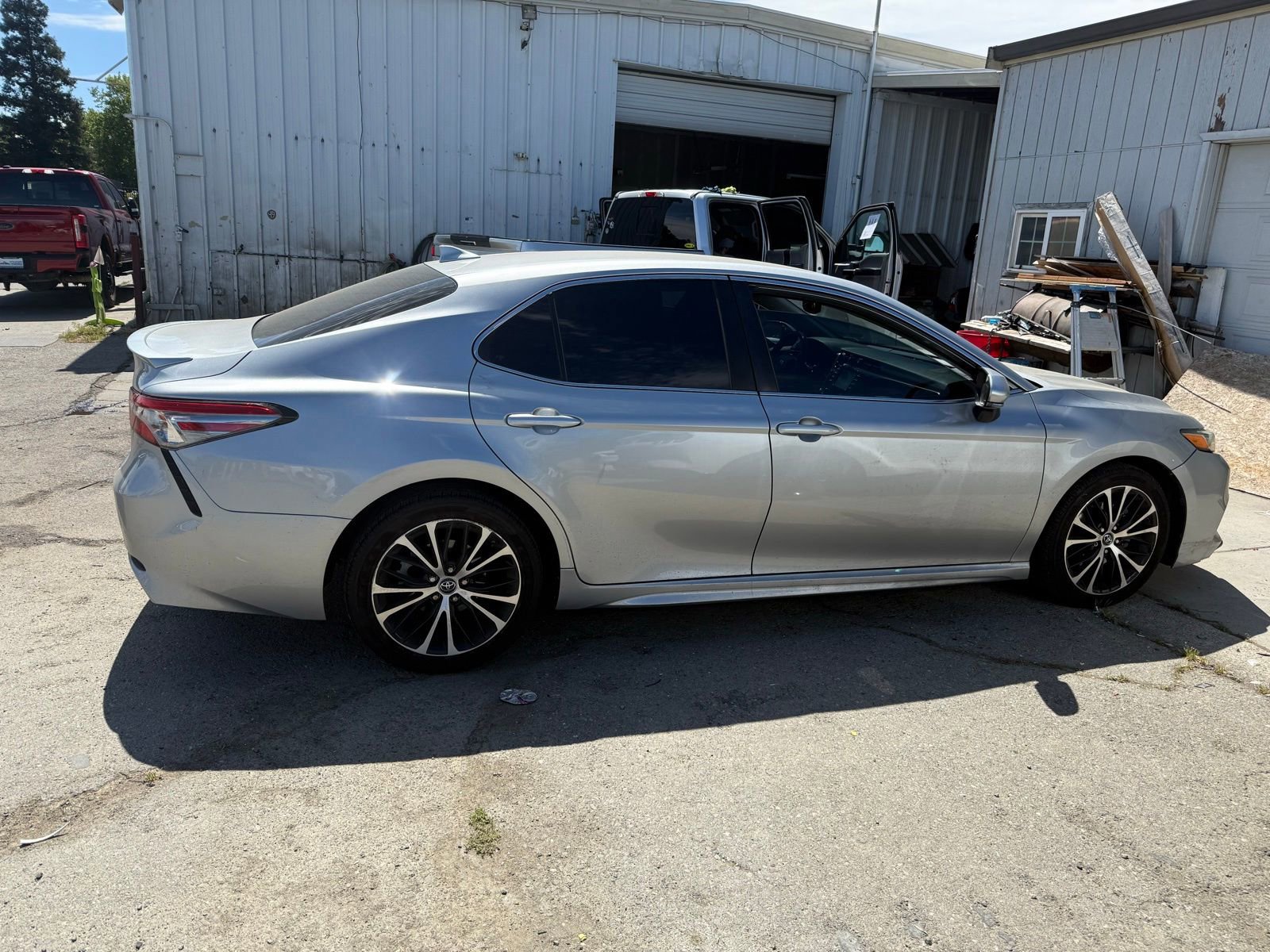 Used 2019 Toyota Camry SE w/ Convenience Package FWD image 6