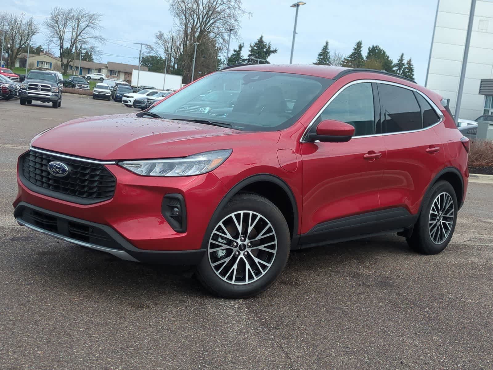Certified 2025 Ford Escape SE w/ Class II Trailer Tow Package