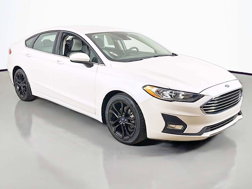Certified 2019 Ford Fusion SE w/ Equipment Group 151A image 2
