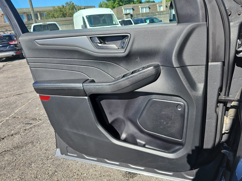 Certified 2023 Ford Escape Active AWD/4WD image 25