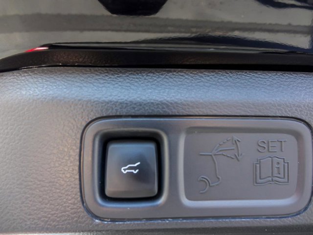 Certified 2024 Ford Expedition XLT image 29