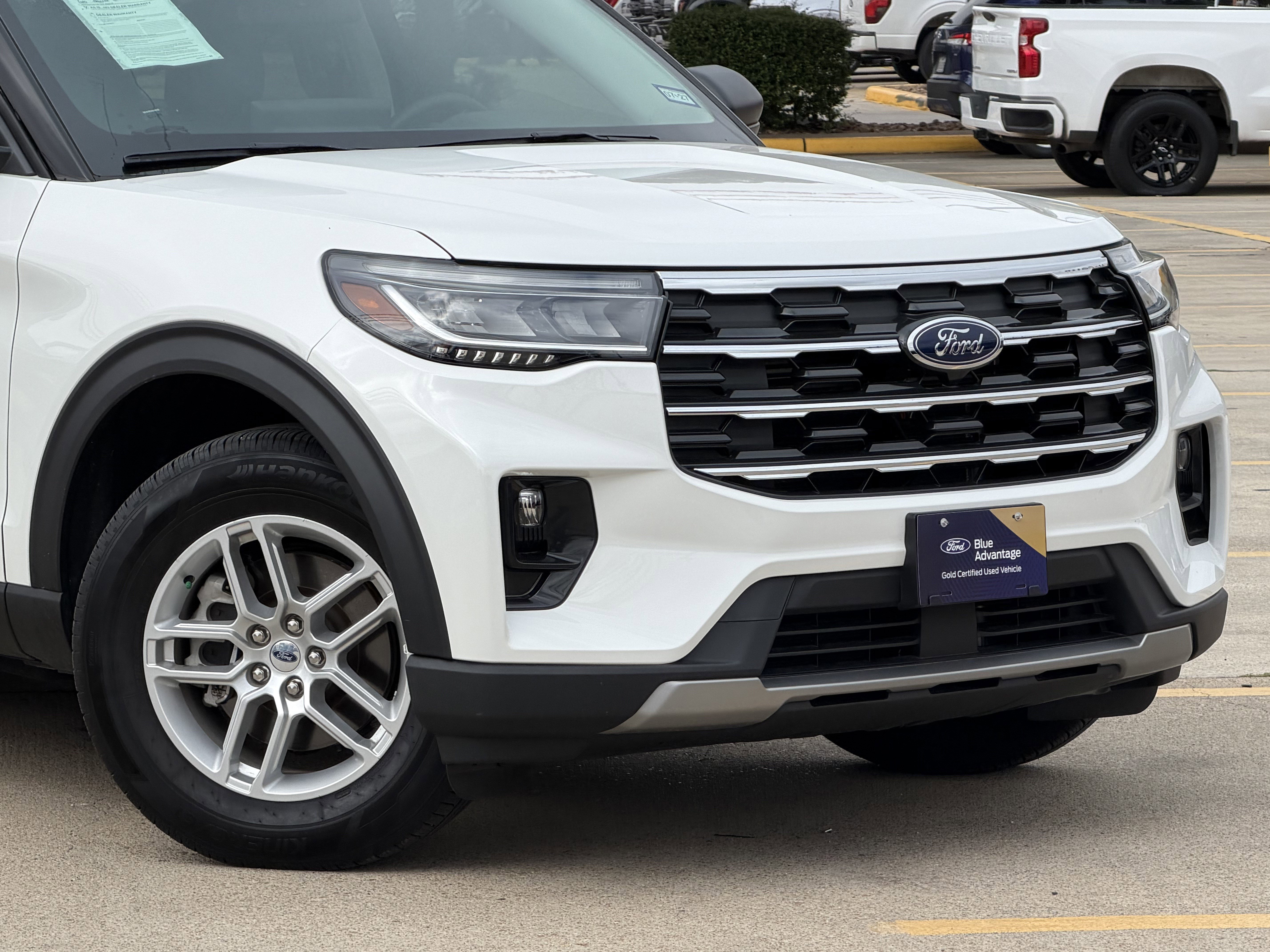 Certified 2025 Ford Explorer Active w/ Active Comfort Package RWD image 2