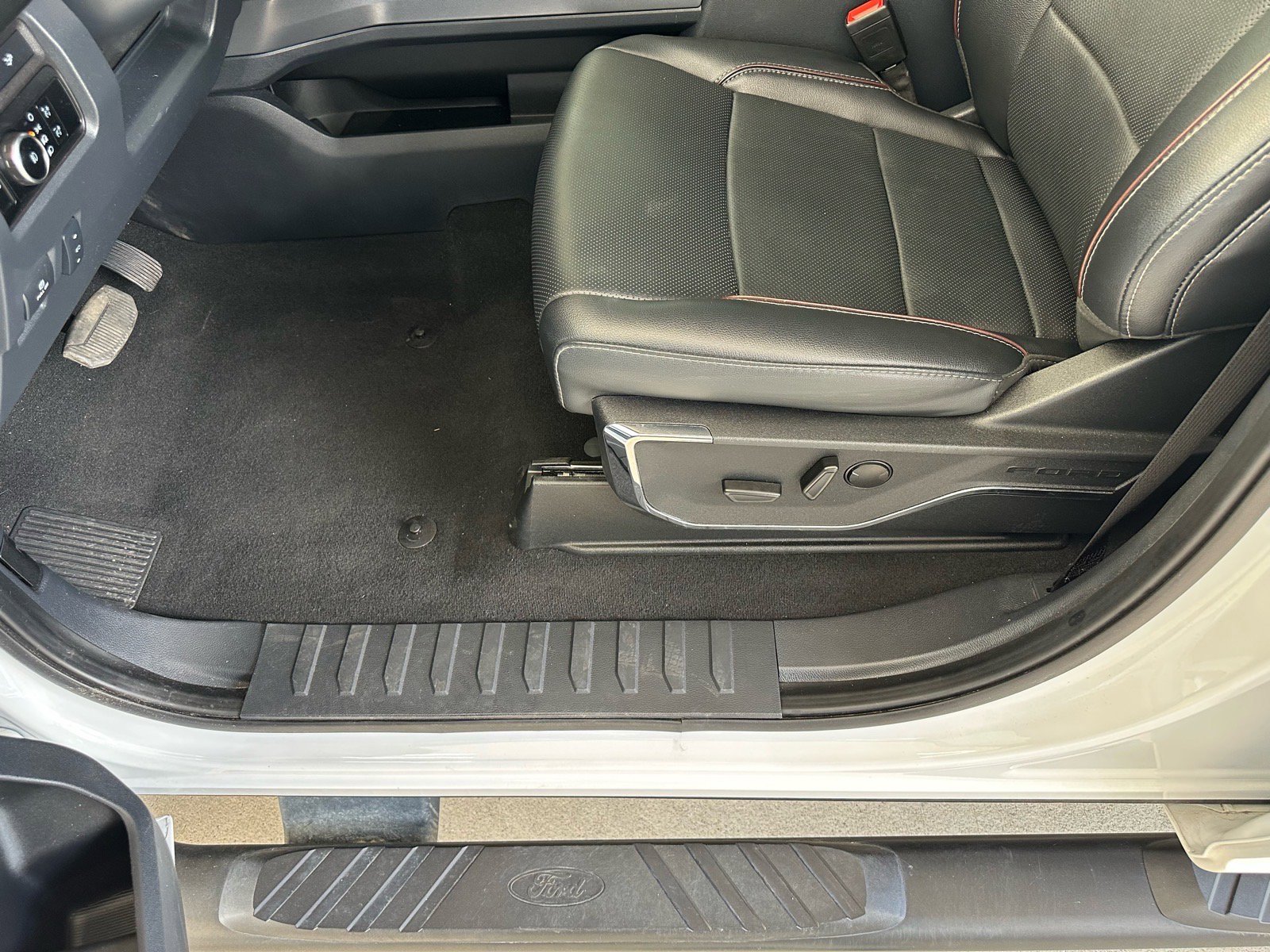 Certified 2024 Ford F250 Lariat AWD/4WD image 22