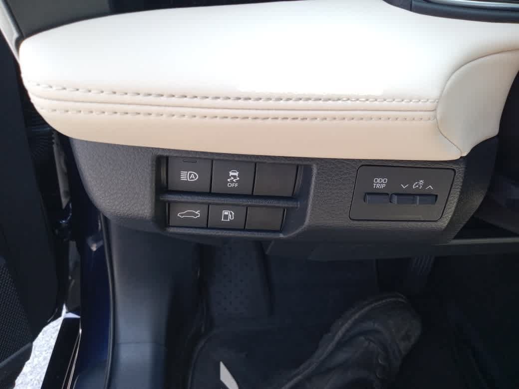 Used 2021 Toyota Avalon XLE FWD image 14