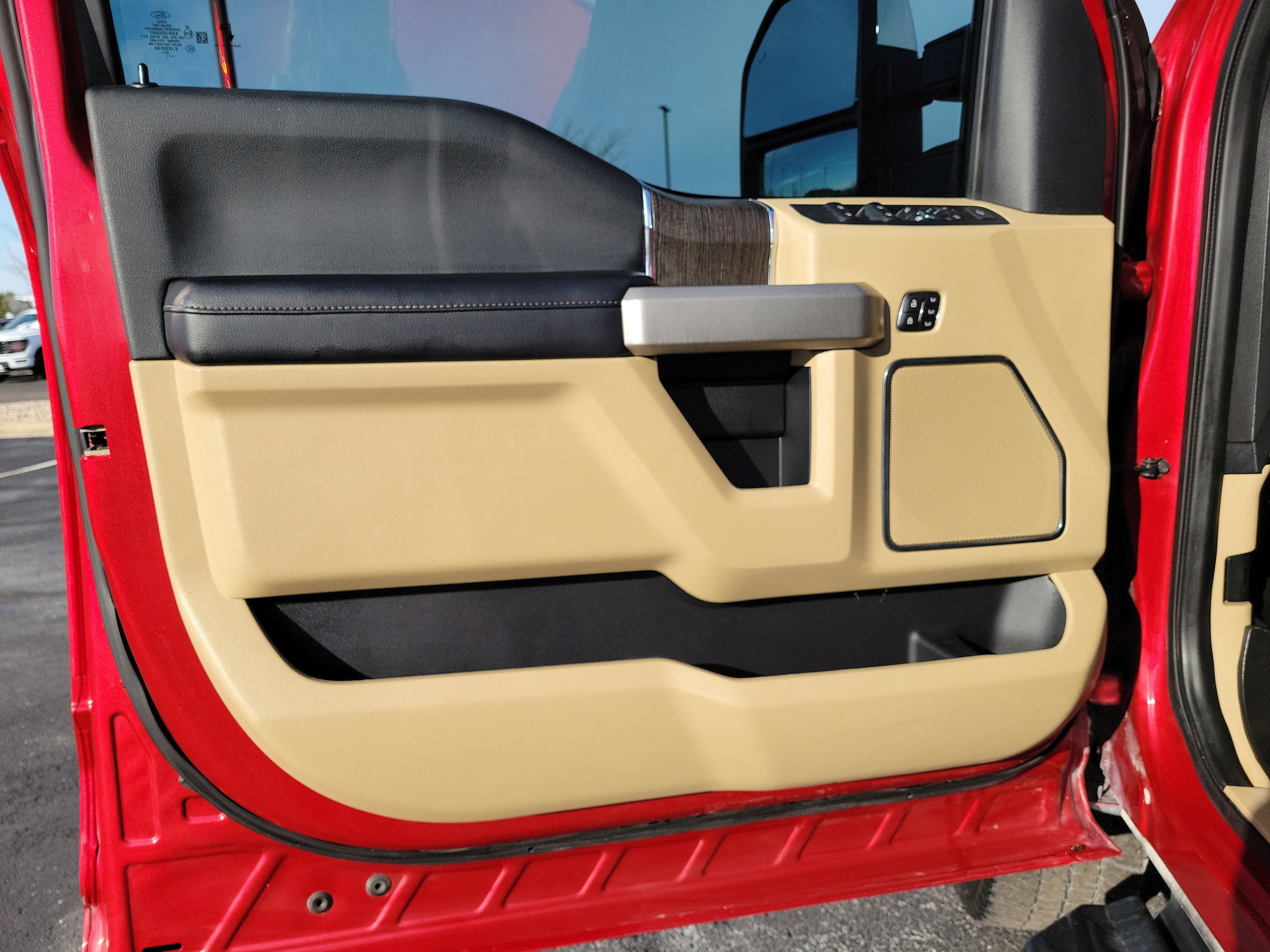 Certified 2021 Ford F250 Lariat w/ Lariat Ultimate Package image 18