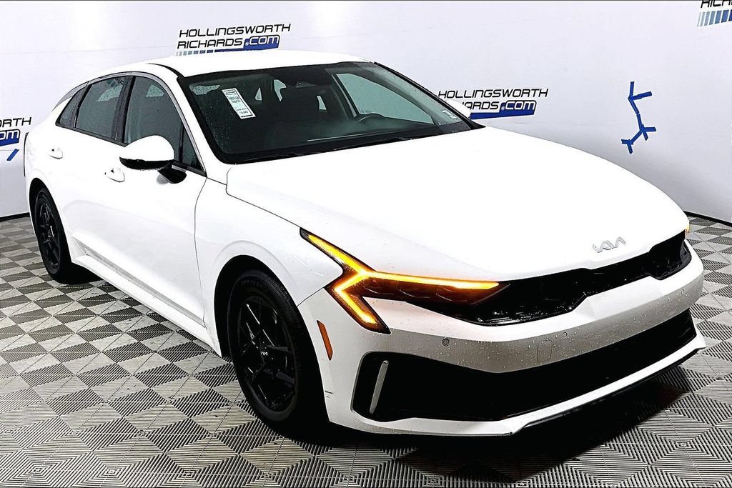 Used 2025 Kia K5 LXS FWD image 3