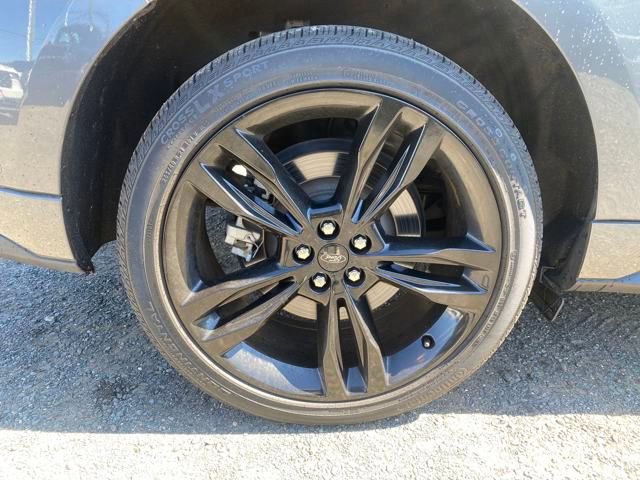 Certified 2022 Ford Edge ST w/ Equipment Group 401A image 9