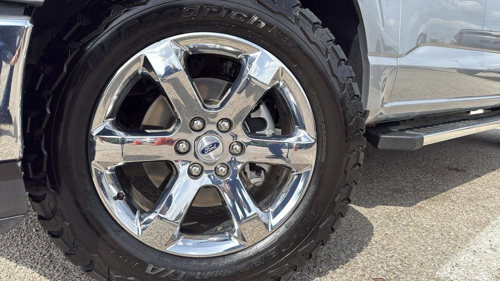 Certified 2023 Ford F150 Lariat w/ Trailer Tow Package image 9