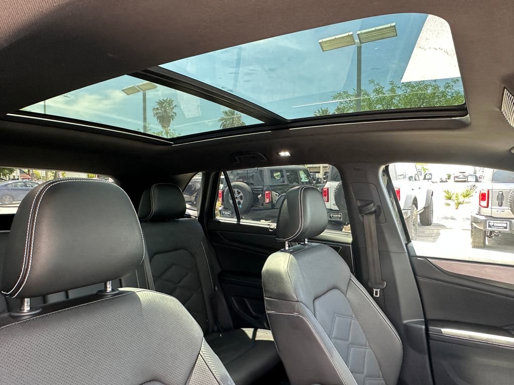 Used 2024 Volkswagen Atlas Cross Sport SE FWD image 18