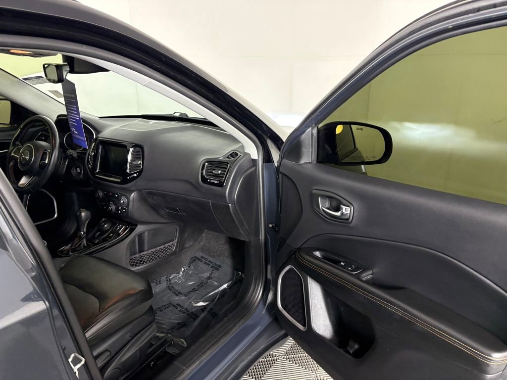 Used 2018 Jeep Compass Limited image 34