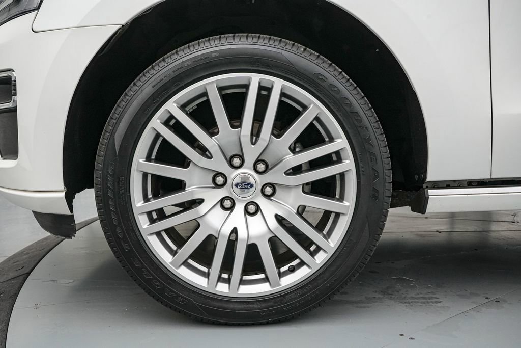 Certified 2023 Ford Expedition Max Platinum image 10