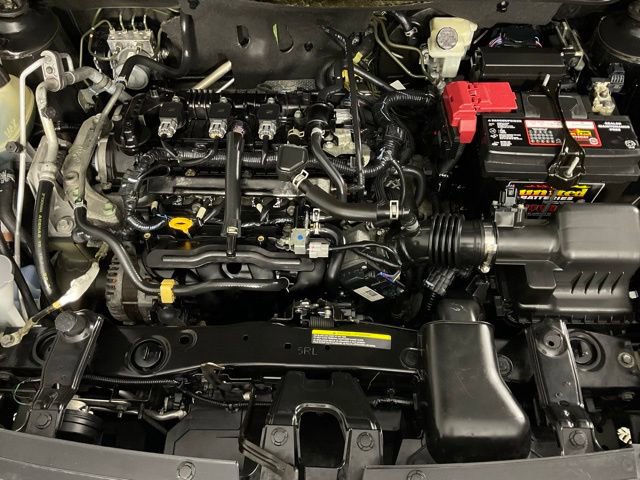 Used 2020 Nissan Kicks S image 9