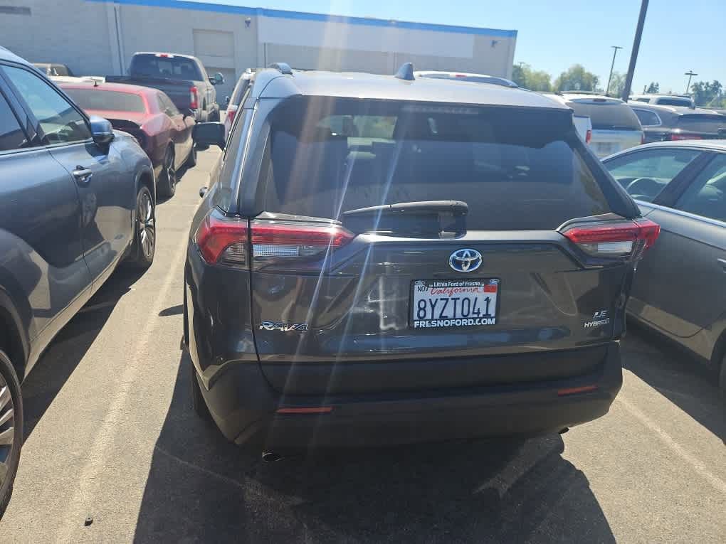 Used 2021 Toyota RAV4 LE AWD/4WD image 7