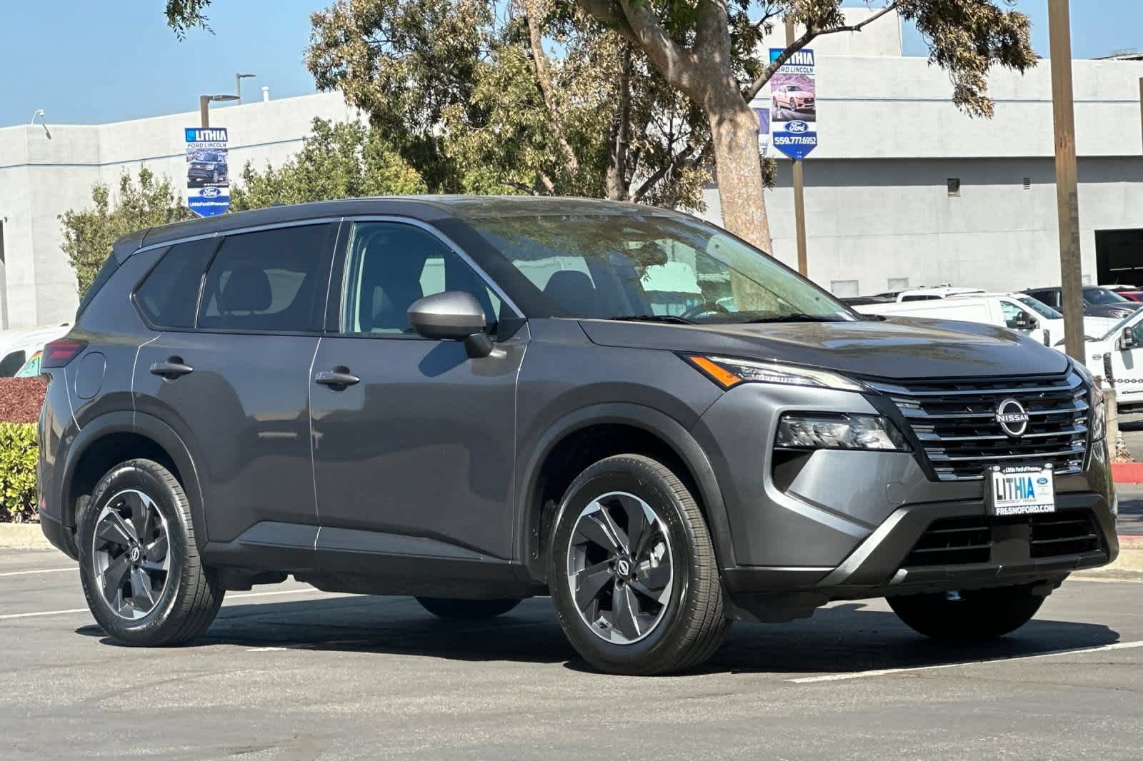 Used 2025 Nissan Rogue SV FWD image 10