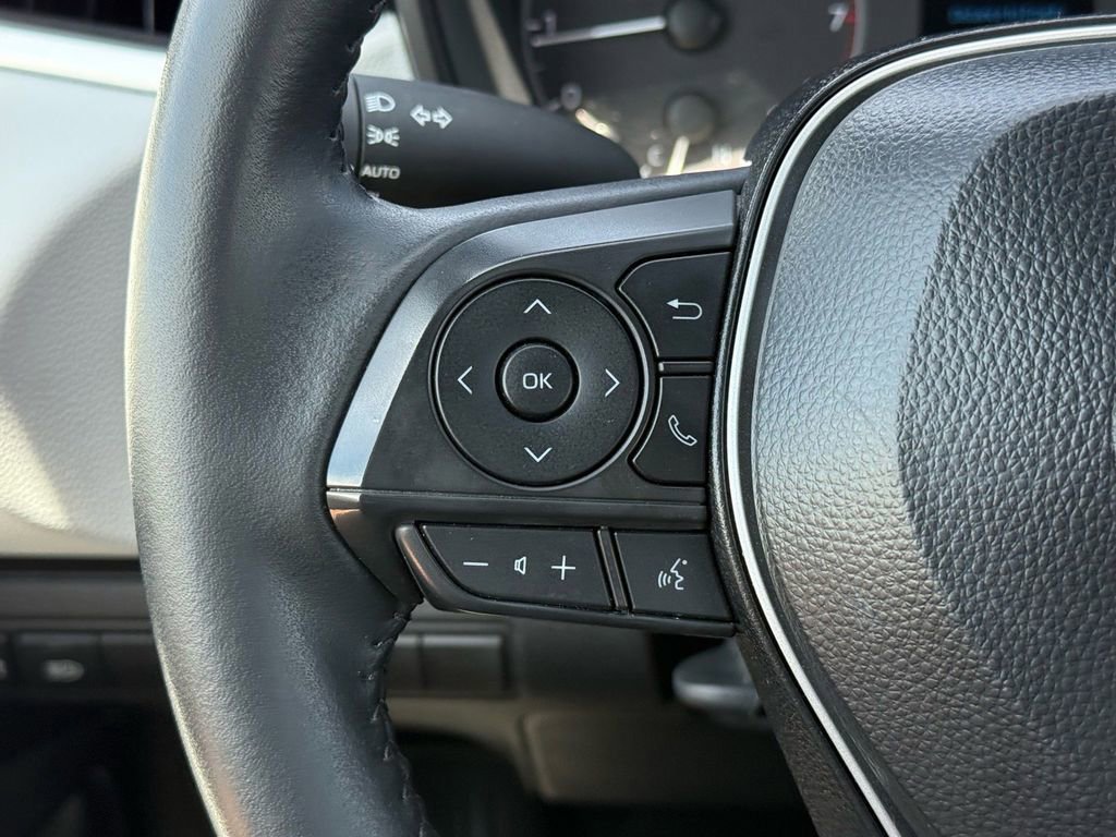 Used 2025 Toyota Corolla SE image 18