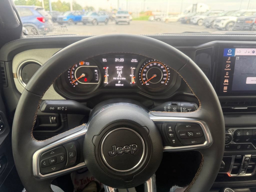 Used 2024 Jeep Wrangler Unlimited Sahara AWD/4WD image 28