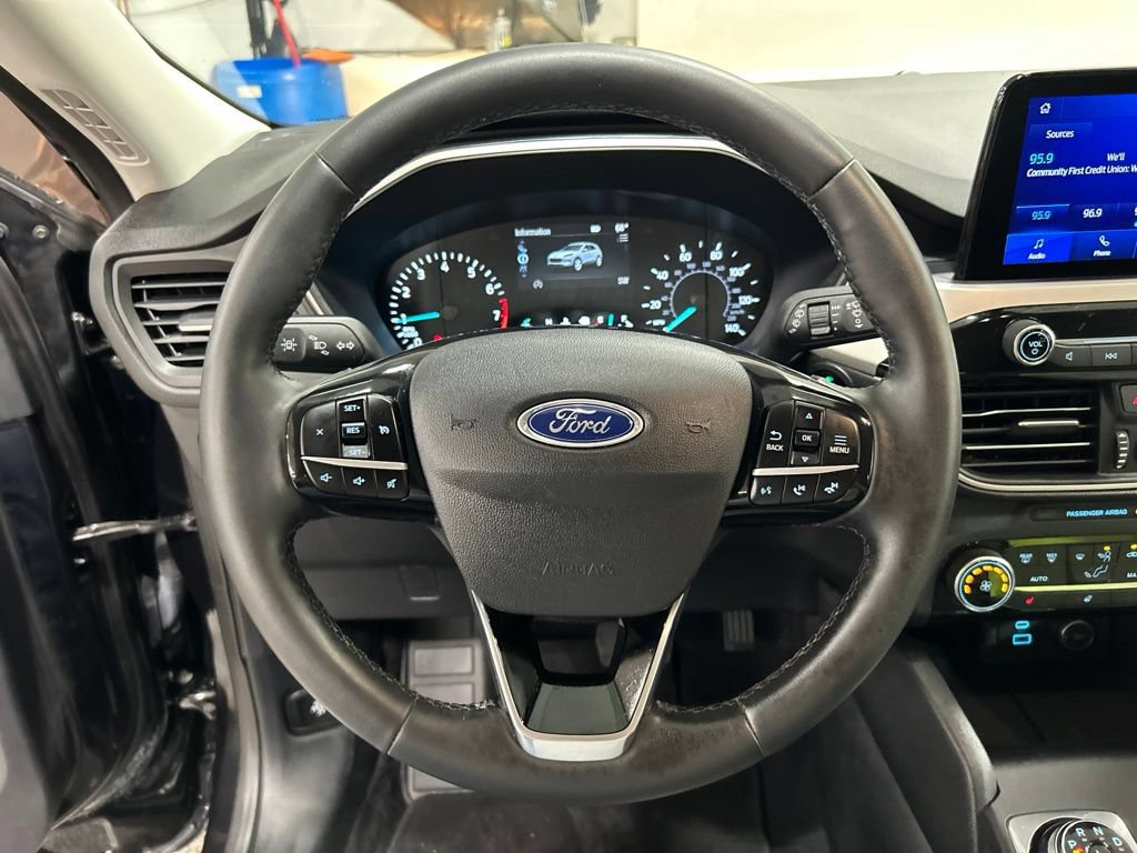 Certified 2021 Ford Escape SE w/ SE Sport Appearance Package FWD image 16