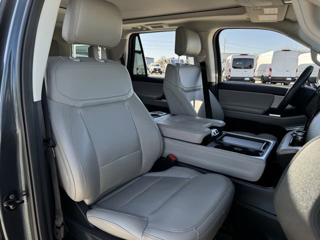Certified 2025 Ford Expedition Active AWD/4WD image 32
