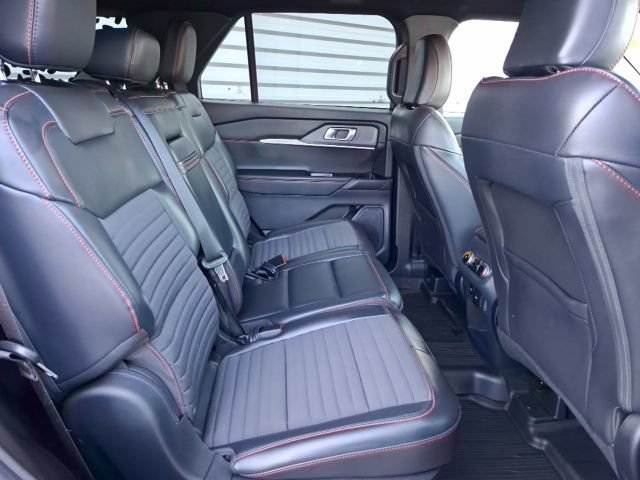 Certified 2025 Ford Explorer ST-Line RWD image 33