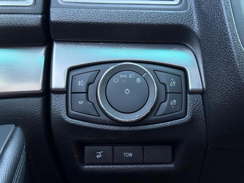 Certified 2018 Ford Explorer XLT w/ Equipment Group 202A image 29