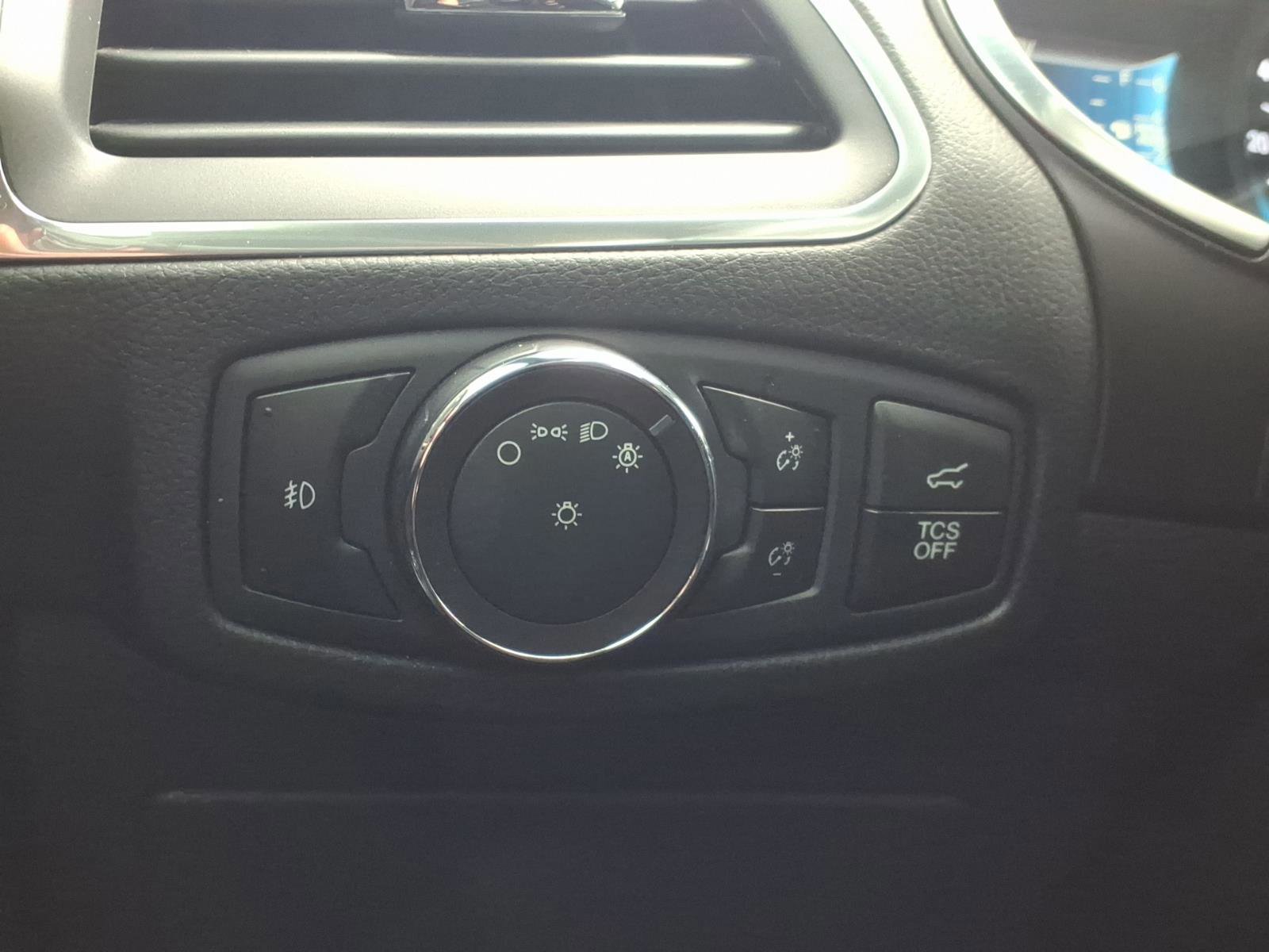 Certified 2020 Ford Edge Titanium w/ Equipment Group 301A image 18