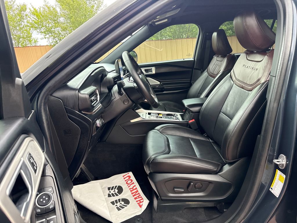 Certified 2023 Ford Explorer Platinum w/ Technology Package AWD/4WD image 12