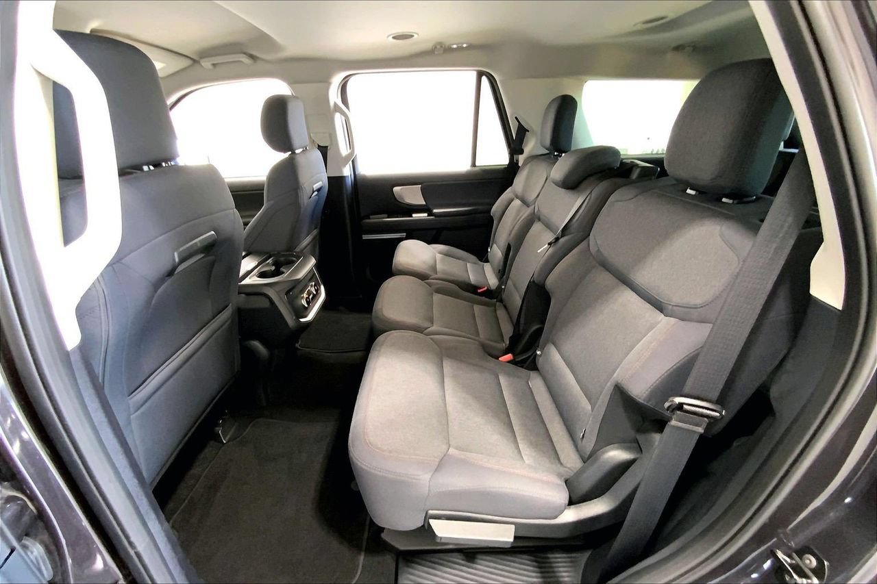 Certified 2025 Ford Expedition Active AWD/4WD image 19
