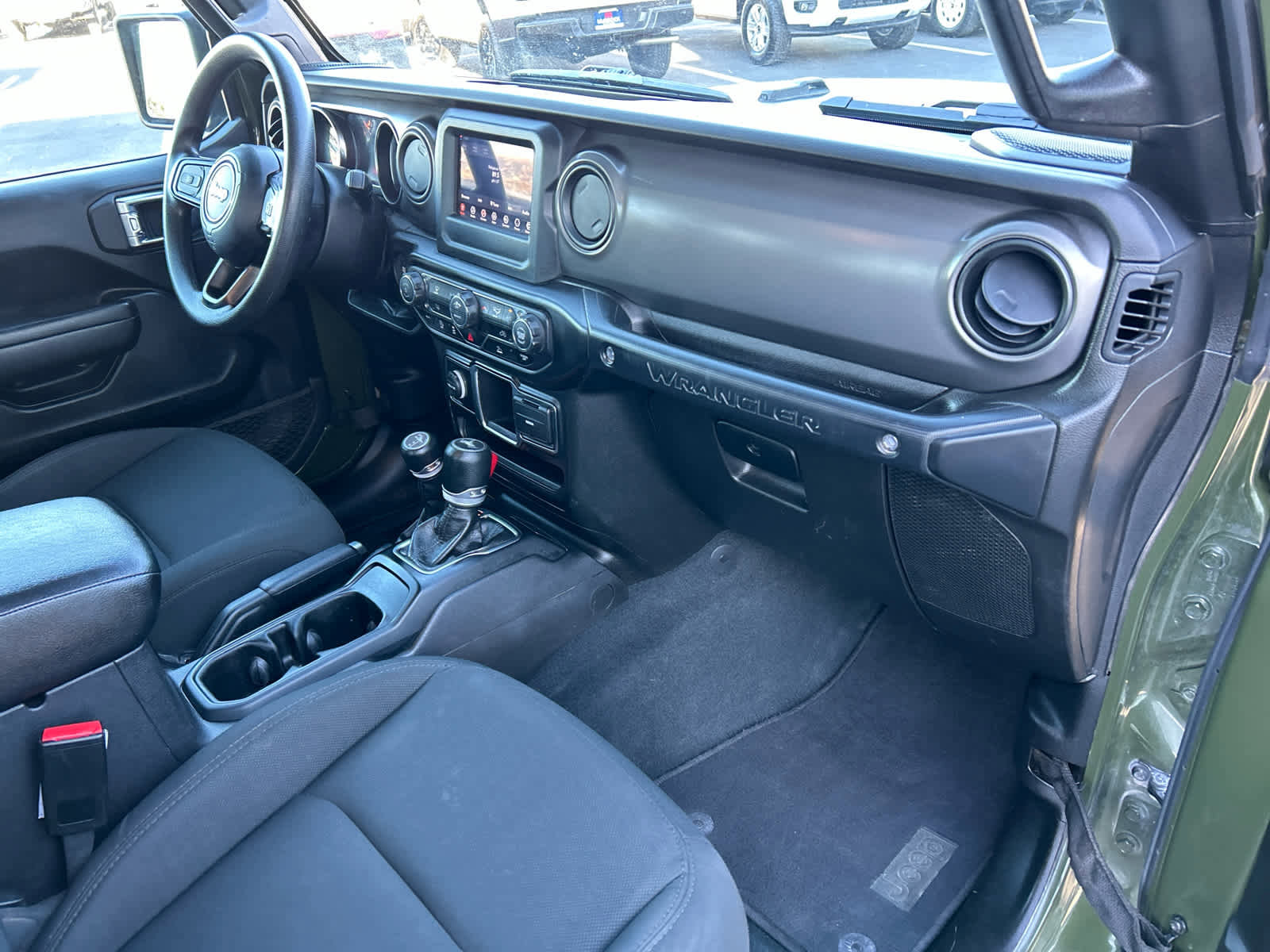 Used 2022 Jeep Wrangler Sport image 29
