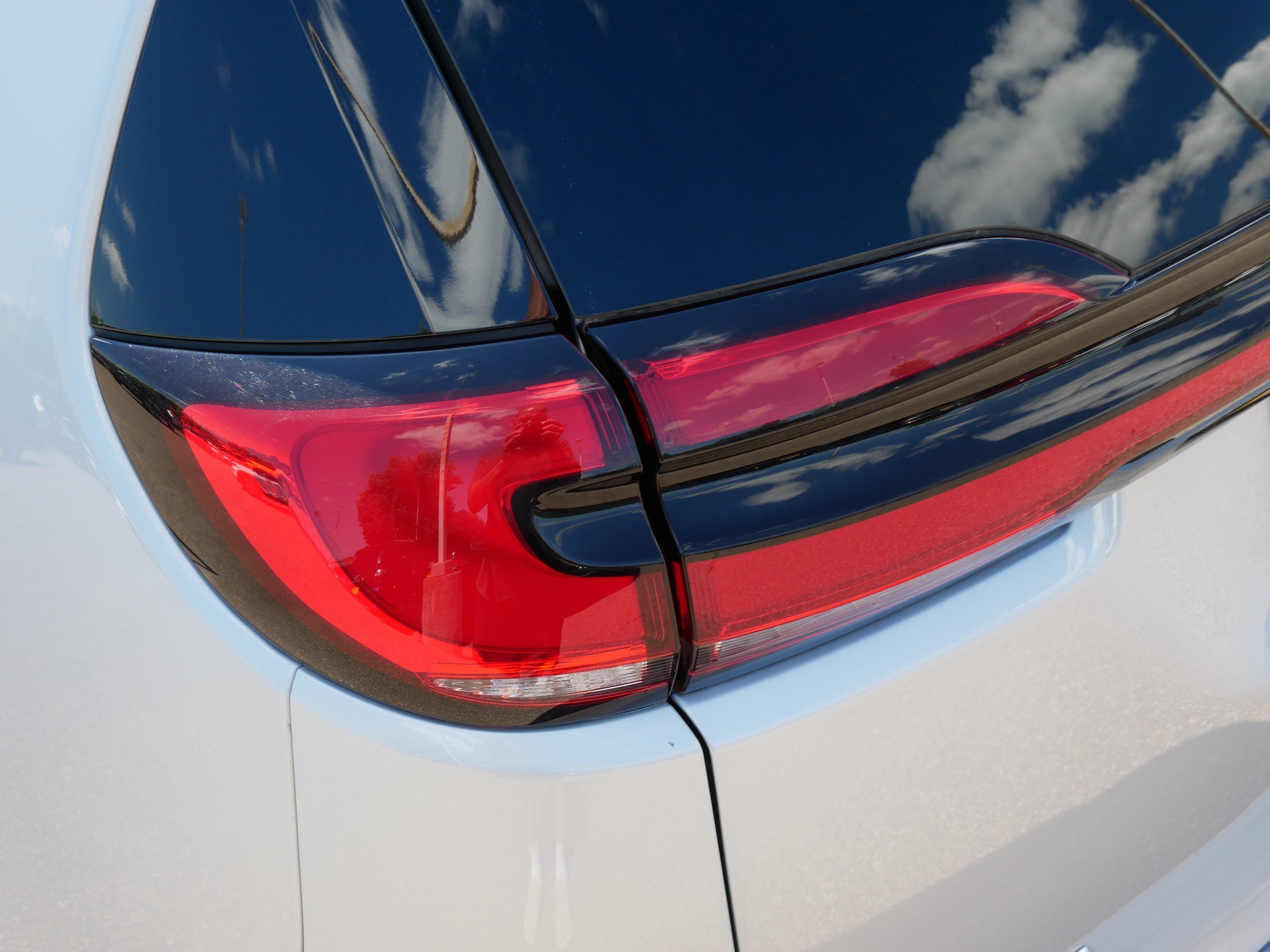 Used 2023 Chrysler Pacifica Limited FWD image 17