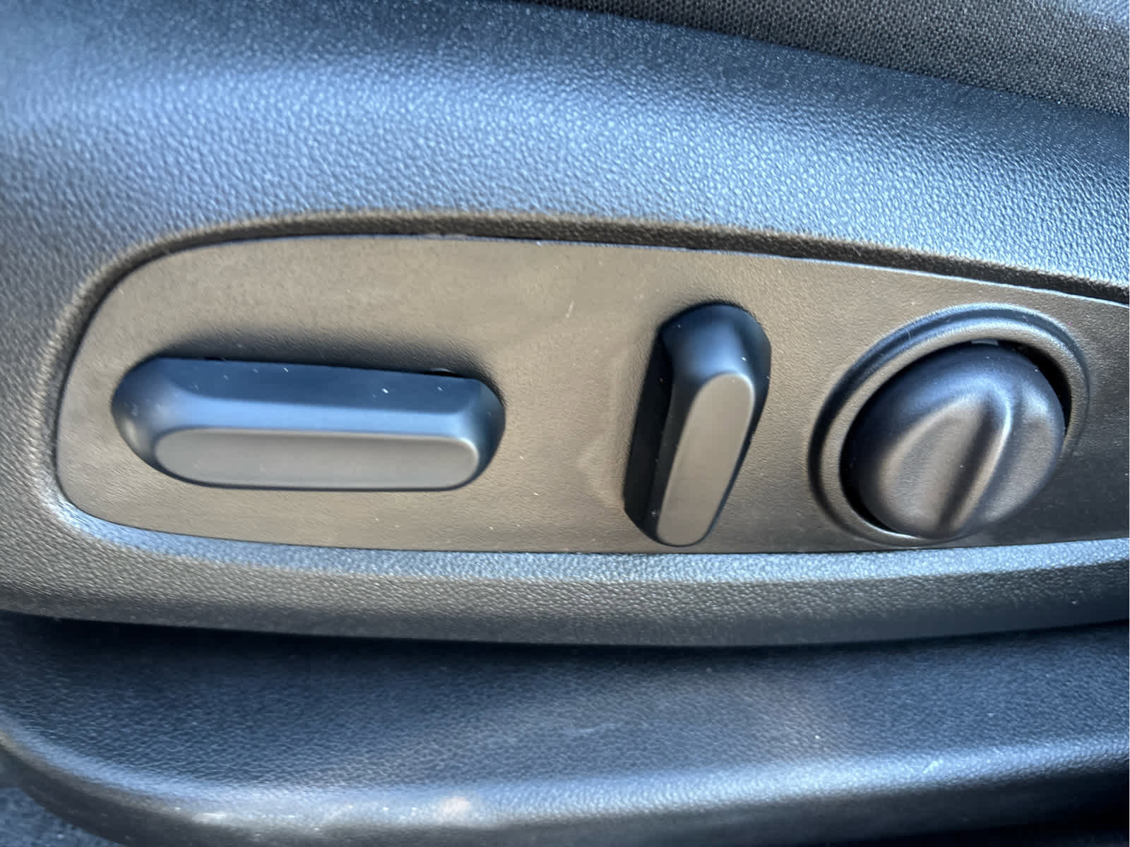 Used 2023 GMC Acadia SLE w/ Driver Convenience Package image 9