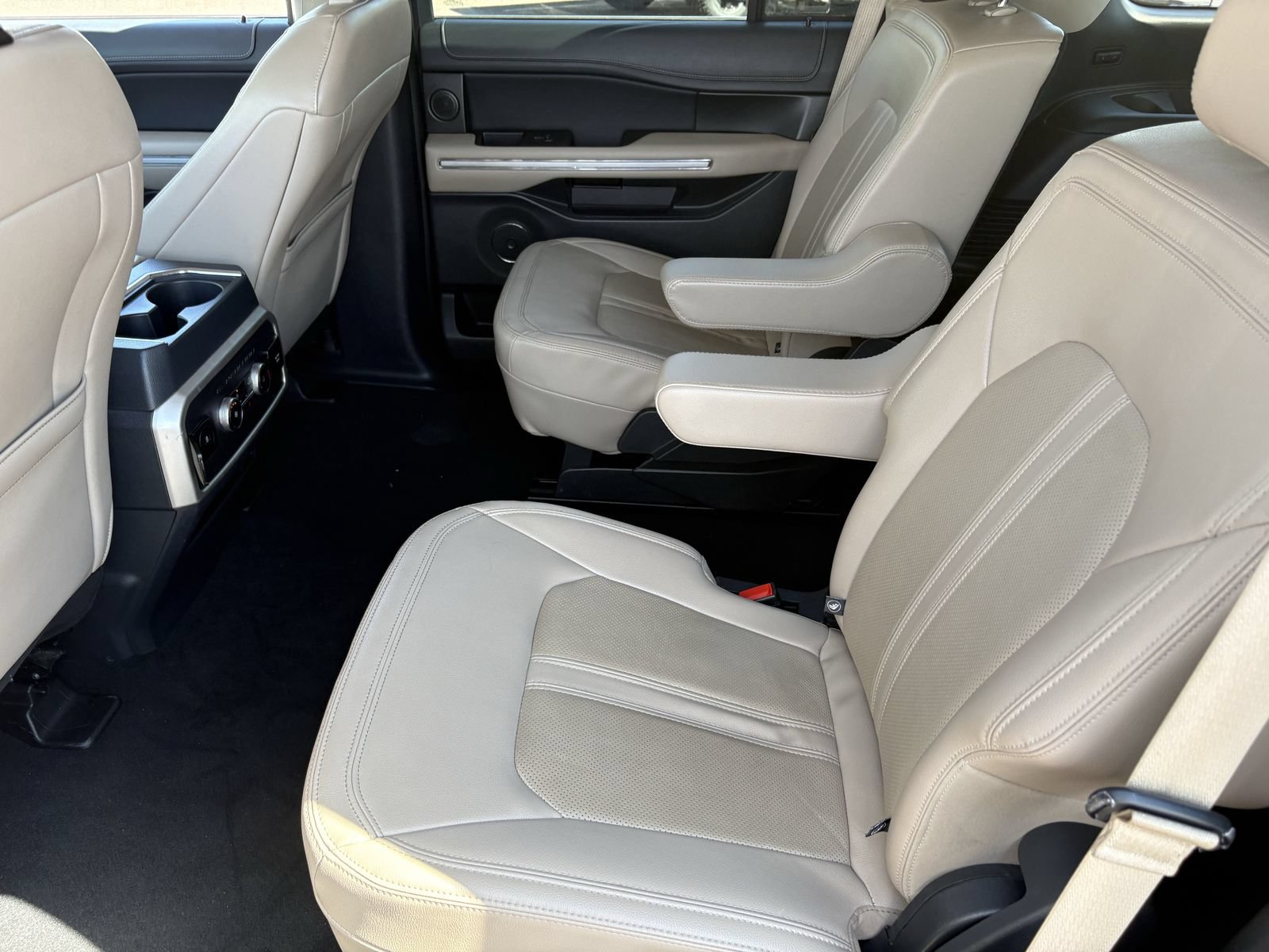 Certified 2024 Ford Expedition Limited RWD image 21